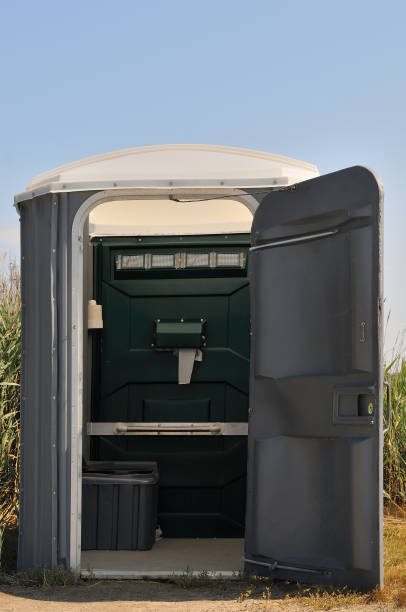 Portable restroom solutions in Deatsville, AL